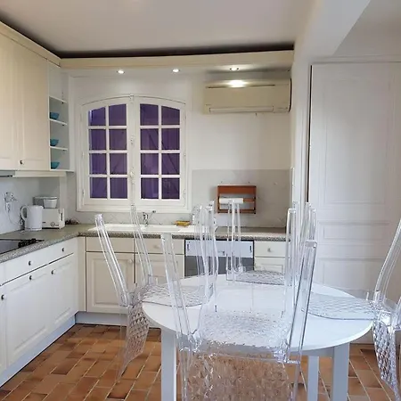 Les Gaulois 3175 Apartment *